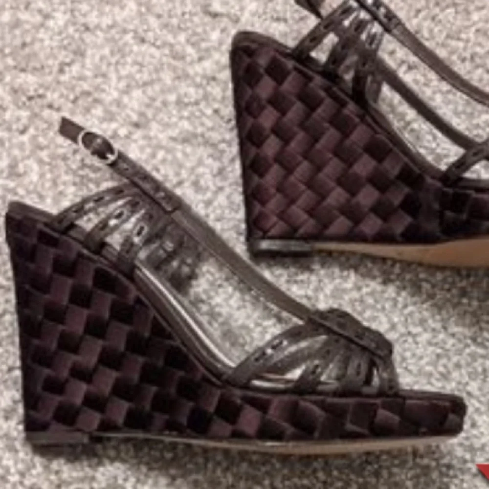 White House black market 7.5 brown wedge braided